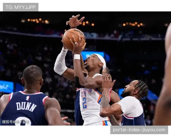 雷霆64胜锁定联盟第一 马刺62胜紧随其后居西部次席 雷霆64胜锁定联盟第一 马刺62胜紧随其后居西部次席